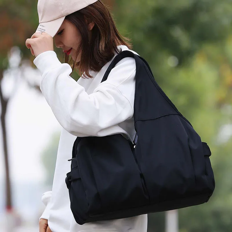 

2023 New Spring Autum Techwear Harajuku Black Nylon Large Capacity Handbag For Women Street Shoulder Messenger Bag