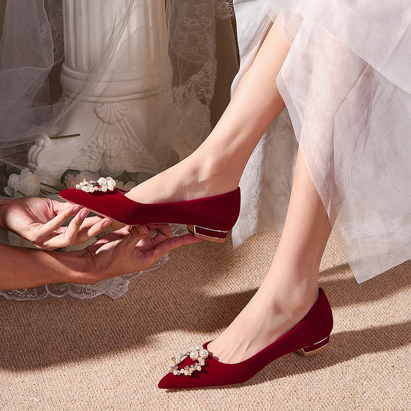

Свадебные туфли, женская свадебная обувь на плоской подошве, новинка 2021, зимние красные туфли для невесты, китайские беременные женщины не у...