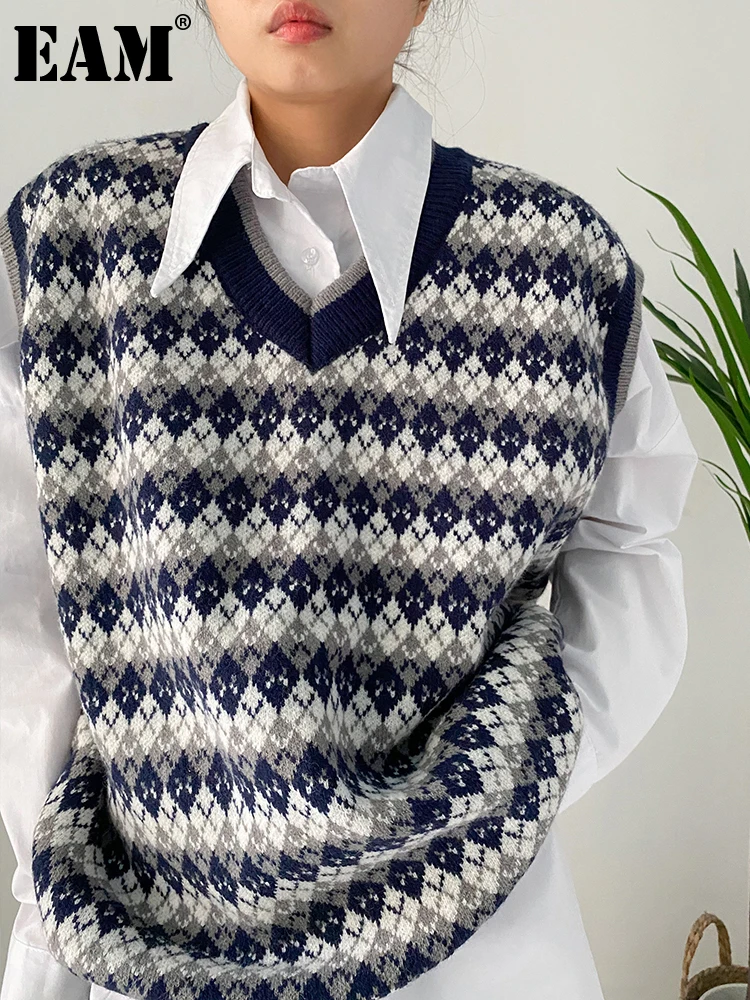 

[EAM] Women Loose Fit Navy Striped Big Size Knitting Vest New V-collar Sleeveless Fashion Tide Spring Autumn 2023 1DF1142