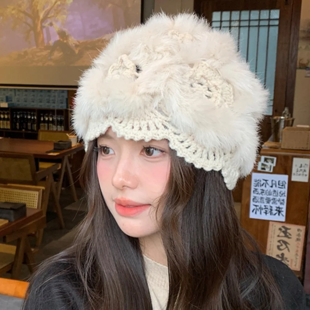Шапка из искусственного меха для женщин