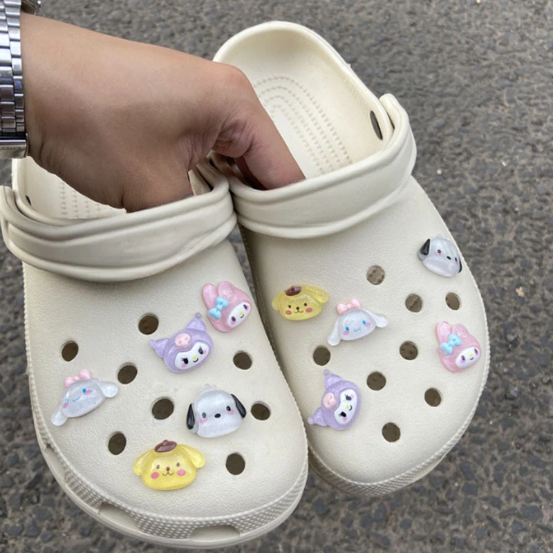 MINISO Sanrio комплект подвесок для обуви женщин Kuromi Cinamonroll клубничный медведь