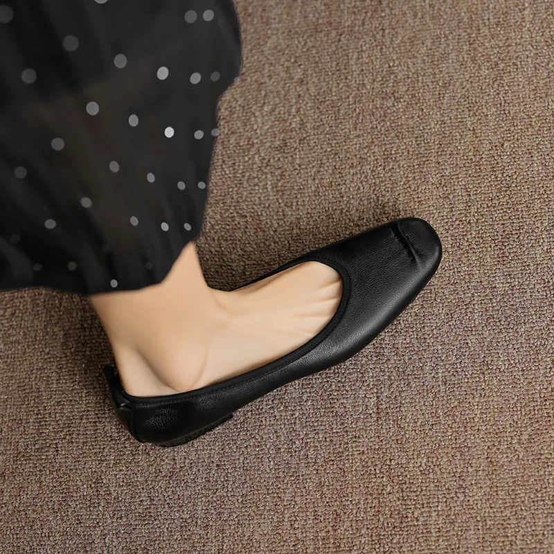 Женские туфли из натуральной кожи на плоской подошве