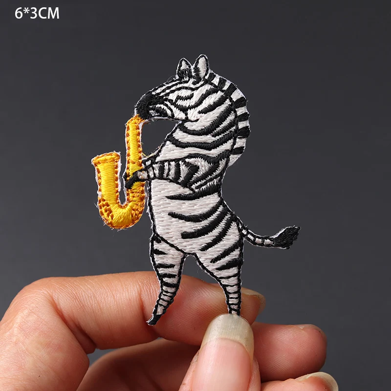 Выдувной саксофон Зебра размер: 6x3 см патчи с утюгом вышивка детской одежды