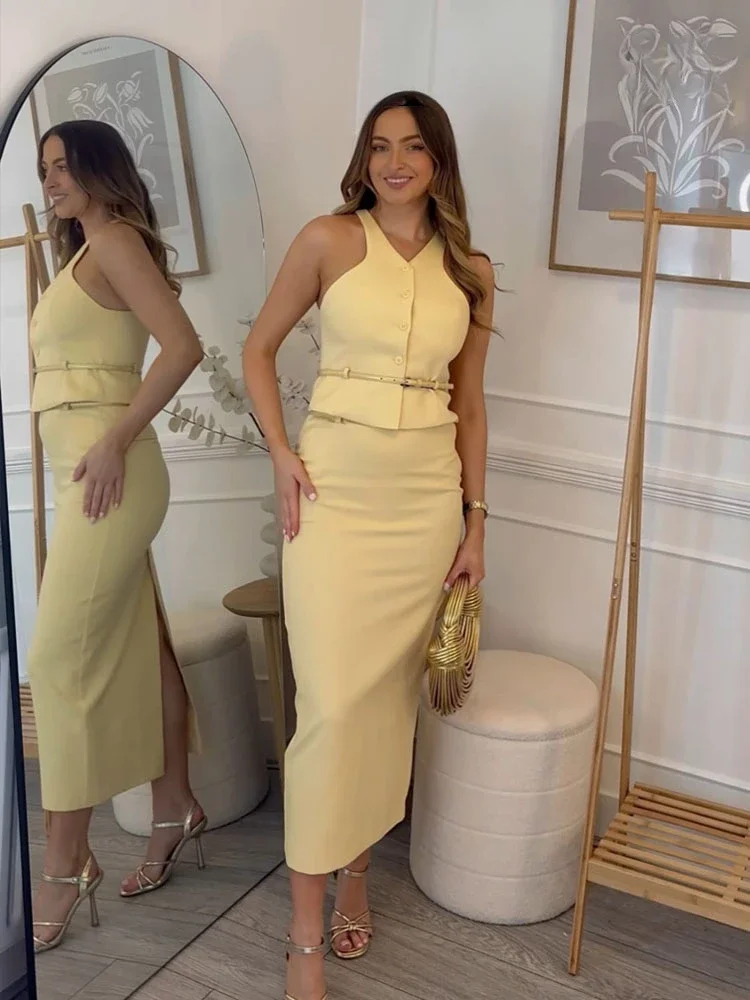 Женский модный костюм желтый топ без рукавов с V-образным вырезом и поясом