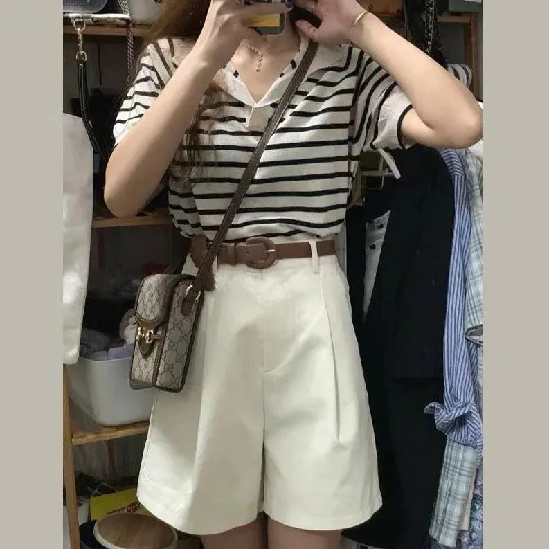 

2022 New Summer Small Internet Celebrity Fried Street Salt Sweet Cool Age-Reducing Striped Top Shorts Two-Piece Suit for Women