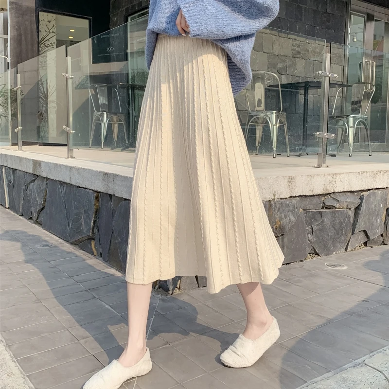 

Pleated Umbrella Skirt Mid-length Autumn and Winter High-waisted A-line Open Crotch Skirt Is Thin, Winter Matching Sweater