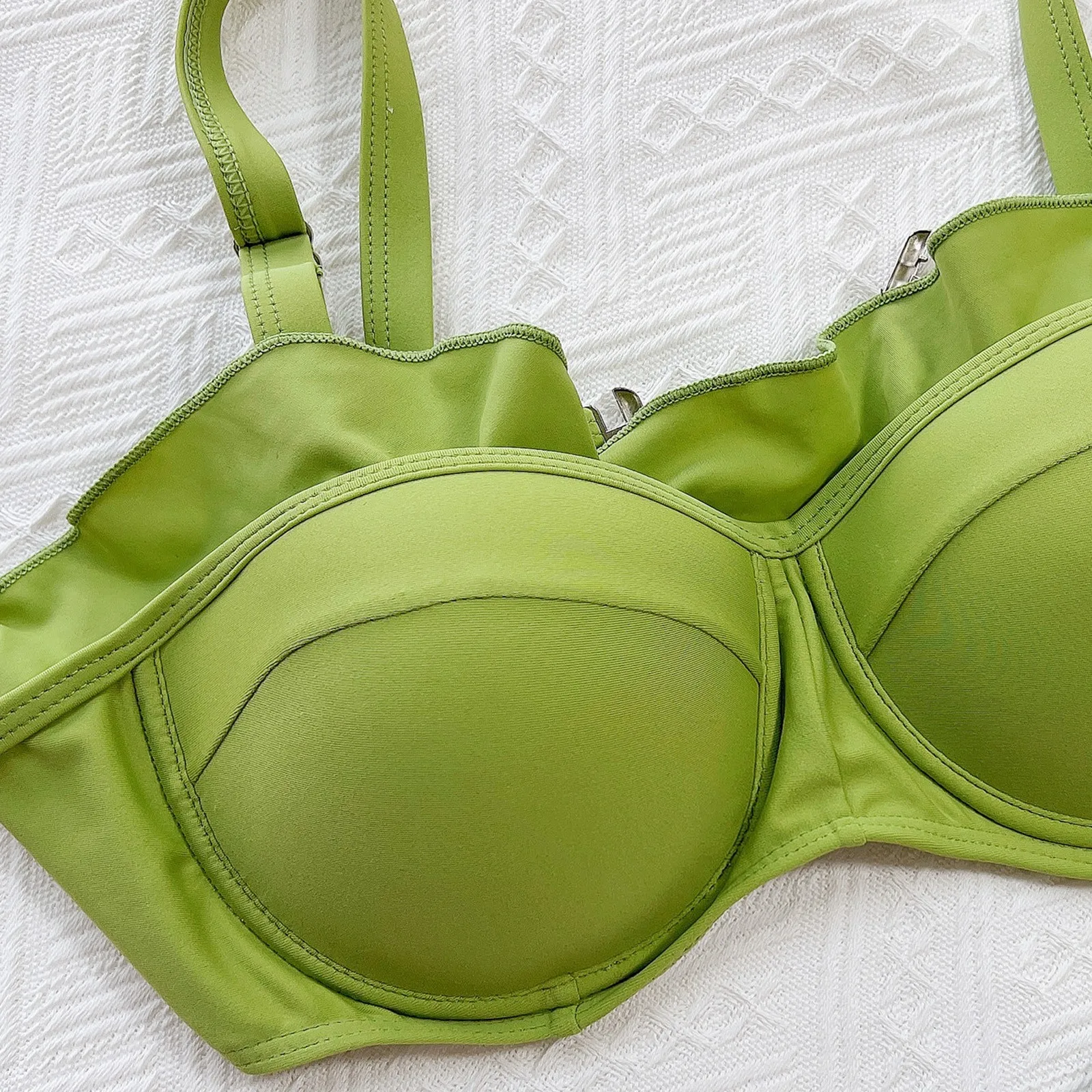 Купальник Женский однотонный с разрезом пикантный пляжный комплект бикини