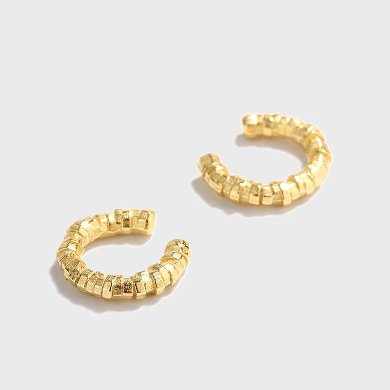 

Sterling silver Korean version earrings INS niche design sense irregular cold wind nut temperament all-match ear clip female