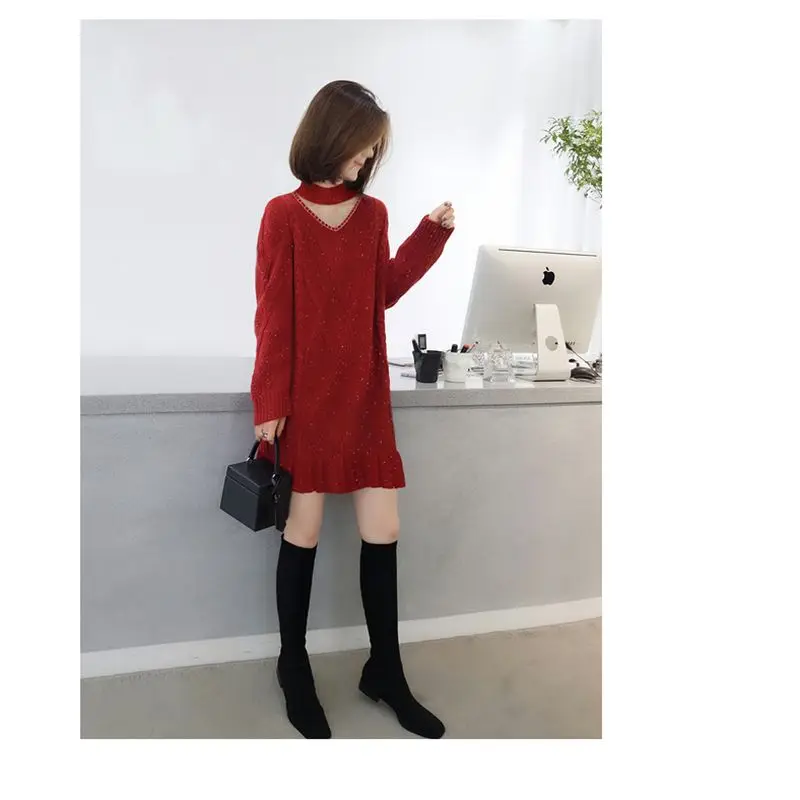 Женское прямое платье-свитер с длинным рукавом ярко-красное шелковое и ажурным