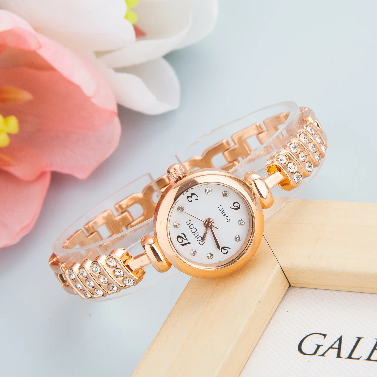 Cute Diamond Watch for Women Luxury Dresses 2023 Fashion Quartz Wristwatches Stainless Steel Womens Watches Free Shiping