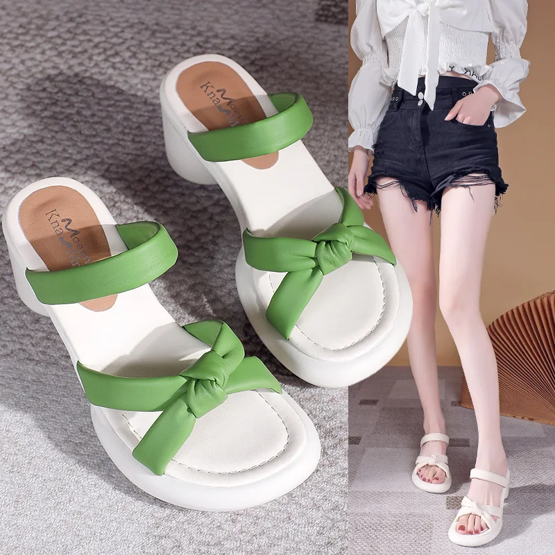 

New Korean Version Thick Heel Fashion Retro One Line Green Sandal-drag Round Head