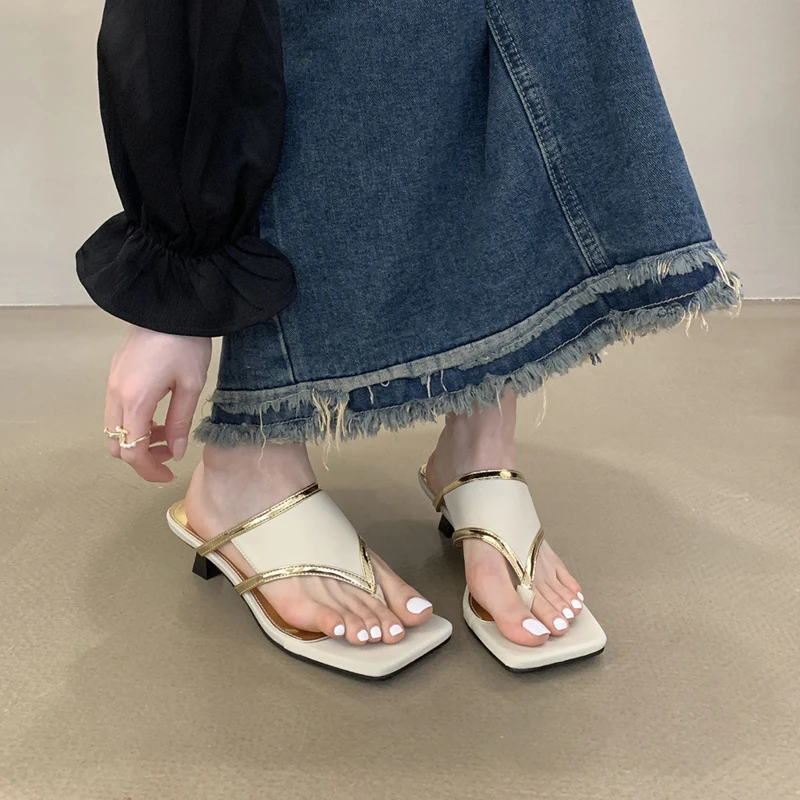 Шлепанцы женские на квадратном каблуке модные роскошные сандалии с