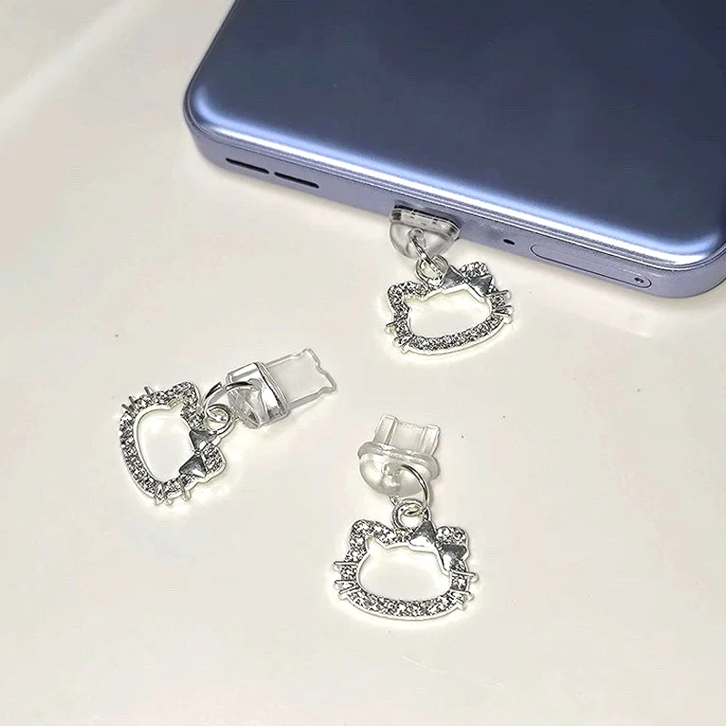 

Миниатюрный телефон Hello Kitty от MINISO