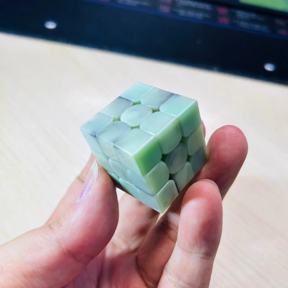 Фото 【Персональная коллекция】GAN330 Mini 3x3 Cube Magico GAN330 Test Version Ancient Jade Purple Transparency №3