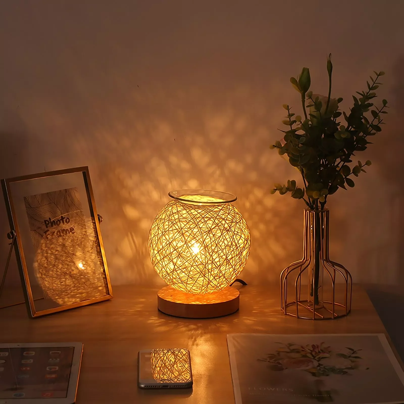 

Новый Настольный светильник из ротанга, Настольный светильник, Современная клетчатая плетеная ротанговая сферическая лампа, прикроватный ...