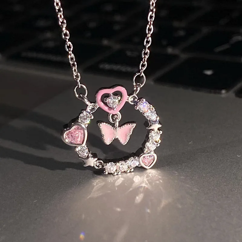 

2023 New Fashion Trend Pink Love Butterfly Pink Zircon Heart Shaped Gemstone Full Set Zircon Elegant Ladies Necklace Luxury
