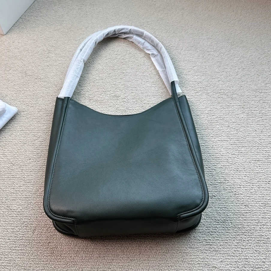 Женская сумка через плечо из зернистой кожи