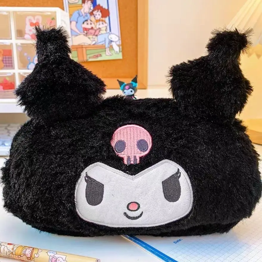 

Милый японский карандаш Sanrio в рулоне с корицей, мелодия куроми, плюшевый пенал, мультяшная большая емкость, канцелярские принадлежности, че...