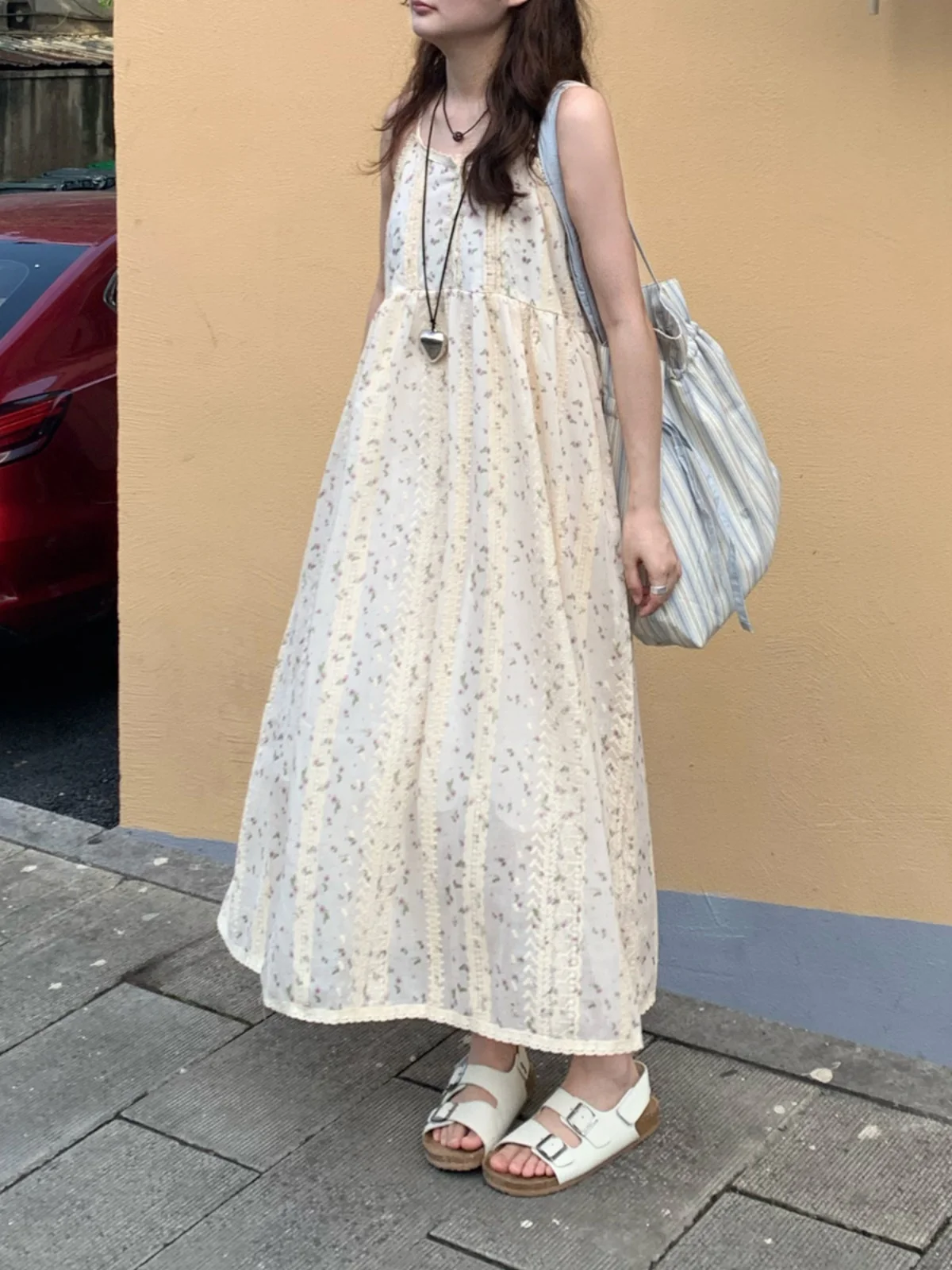 Платье-миди с высокой талией и цветочным принтом