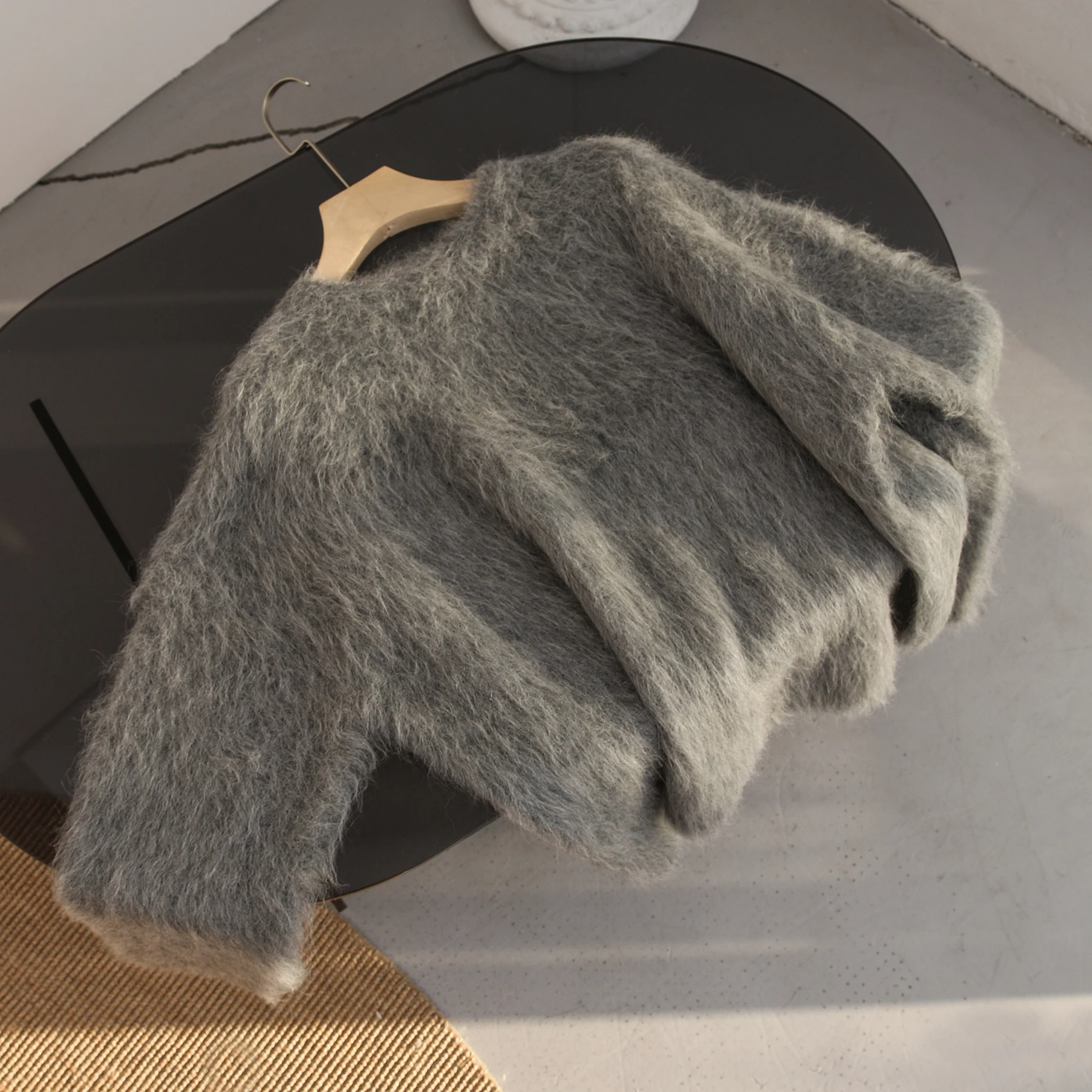 Женский однотонный свитер из альпаки