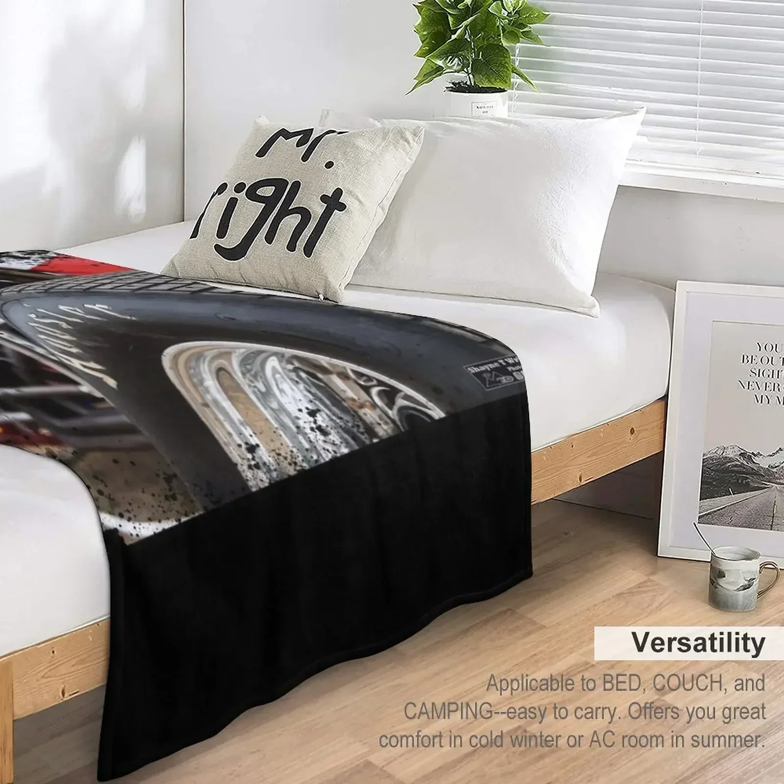 Автомобильная шина Hoosier Sprint на выставке. Одеяло Летнее постельное белье Одеяла