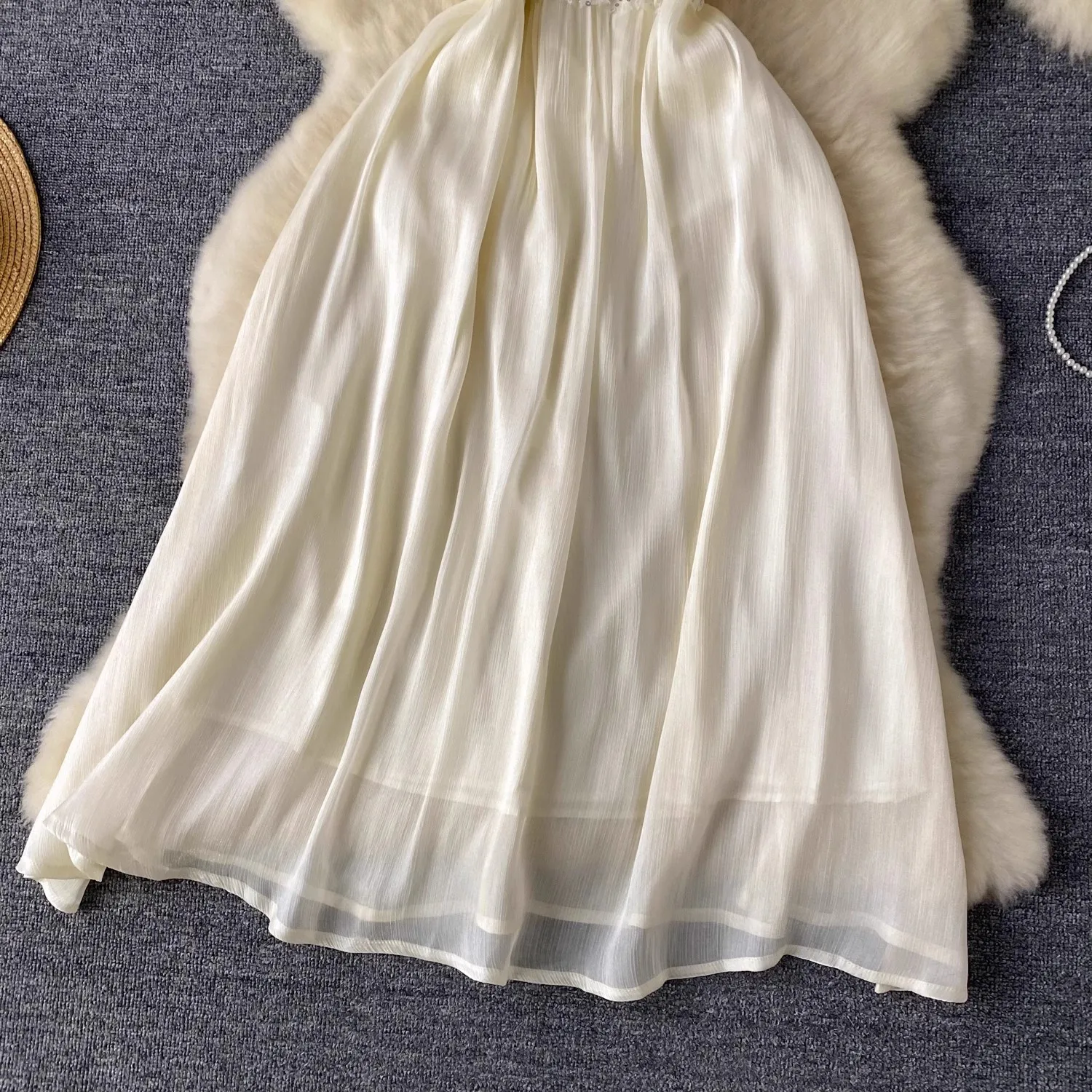 Элегантное платье из абрикосового шелка с бисером и блестками женское