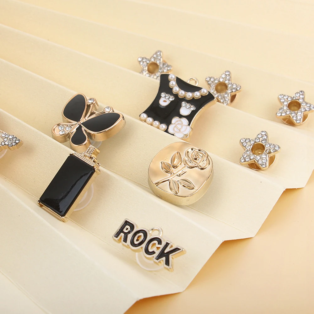 Luxury Designer Croc Charms Fashion Rhinestone Pearl Chain Shoes Accessories Shoe Decoration Jibz Charm for Clogs Girl Boy Gift