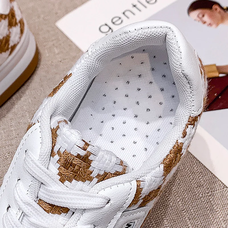 Checkerboard Plaid Casual Shoes Women's 2022 Spring Korean Version Of The New Thick-soled Lace-up Round Toe White Shoes