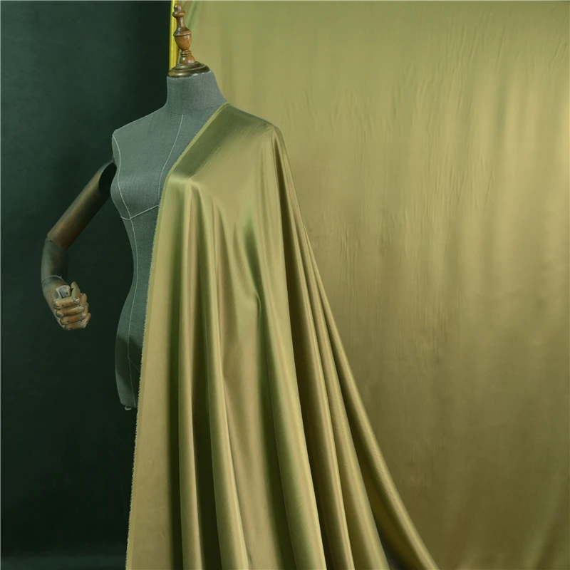 

Оливковая однотонная шелковая ткань ширина 140 см 17 Момми натуральный шелк тутового шелкопряда мягкая ткань для Чонсам Hanfu швейный материал