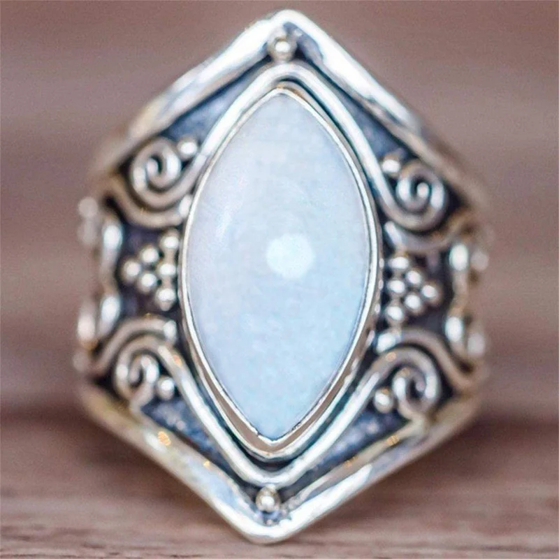 

Women's Vintage Style White Moonstone Ancient Silver Ring Charm Irregular Oval Lucky Ring Fashion Jewelry anillo de mujer