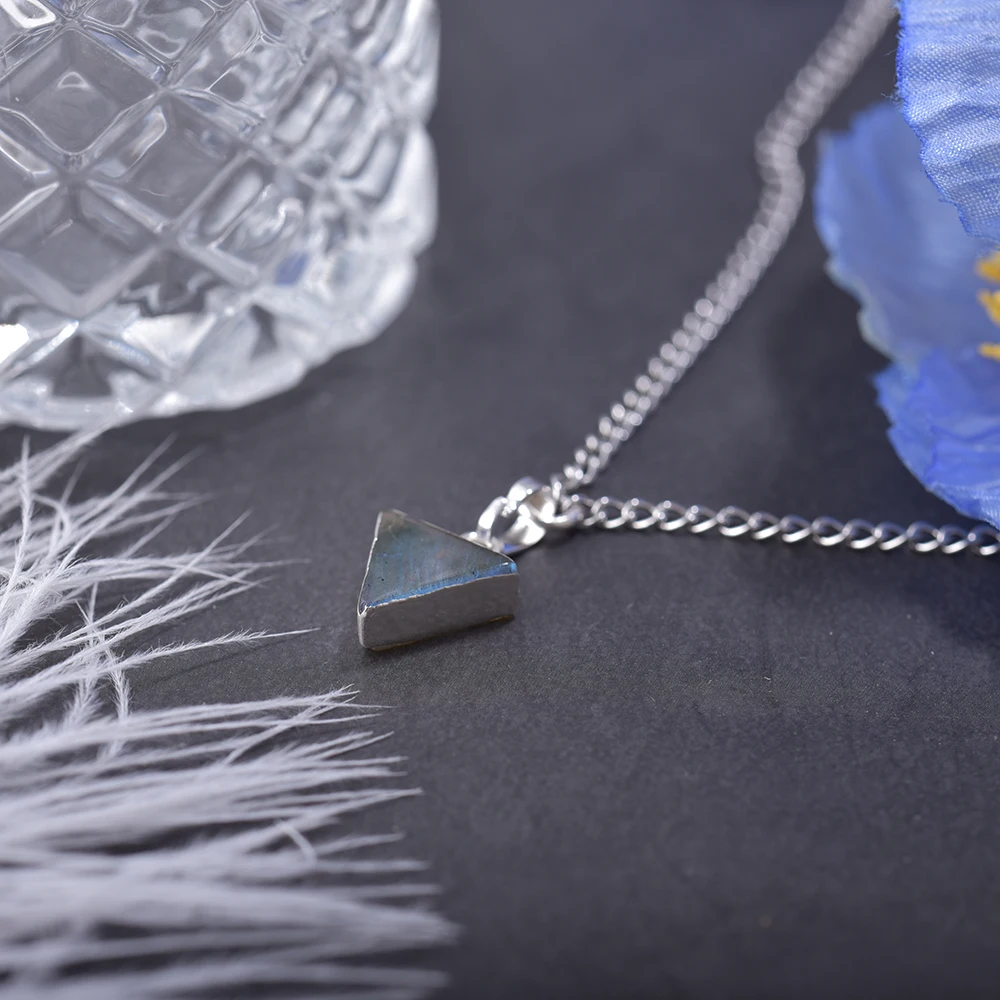 Ожерелье с подвеской из лабрадорита ITSMOS Natural LABRADORITE в синем свете луны, треугольное минималистичное украшение из полудрагоценного камня на цепочке из серебра 925 для женщин.