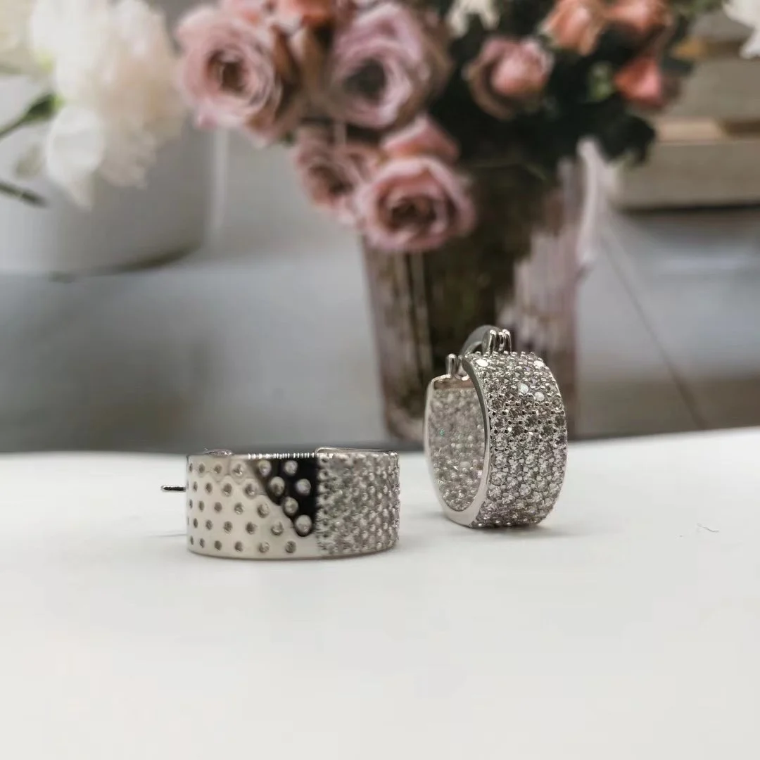 

Популярные серьги с бриллиантами в европейском и американском стиле