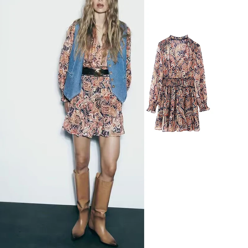 

Платье женское короткое с рюшами, длинным рукавом и винтажным принтом