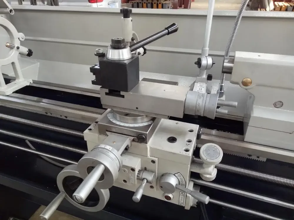 Токарный станок C0636A C0636B Горизонтальный прецизионный токарный по металлу