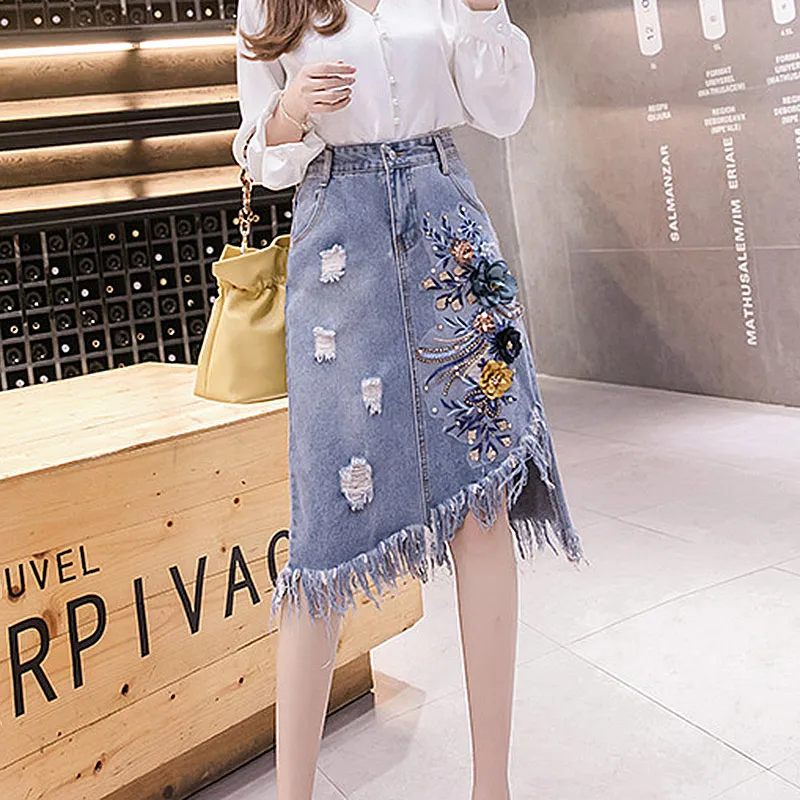 

Женская джинсовая юбка с бахромой и вышивкой, на весну-лето