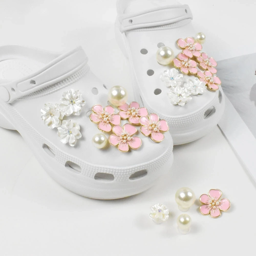 Best Selling White Daisy Sunflower Combination Suit Elegant Vintage Pearl Chain Shoe Jewelry All-Match Flower Shoe Charms