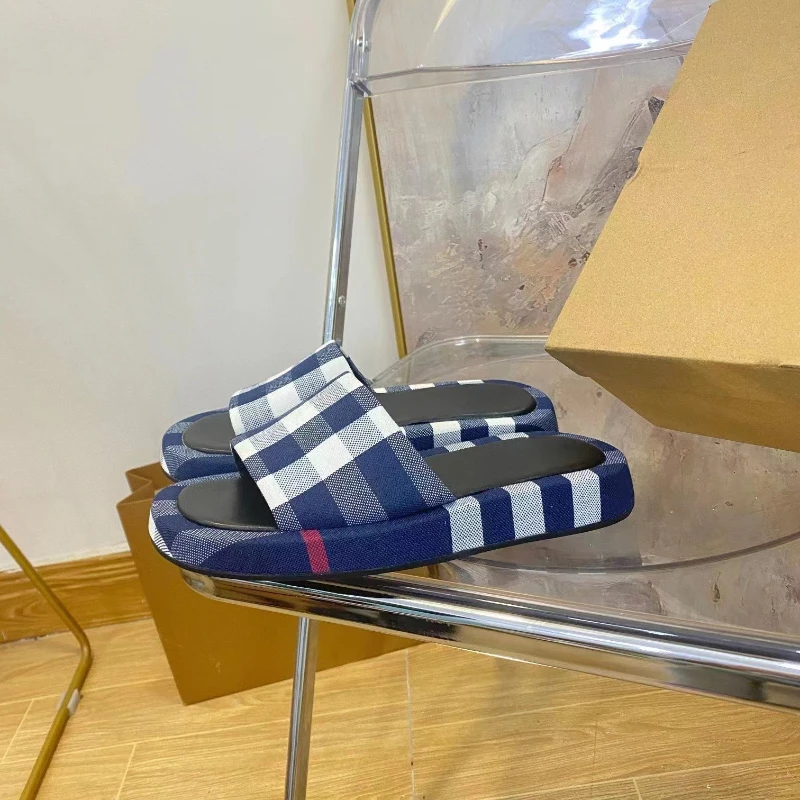 2023 Summer New European Fashion Slippers Daily Thick Sole Women's Sandals, Suitable for Home and Outdoor Wear