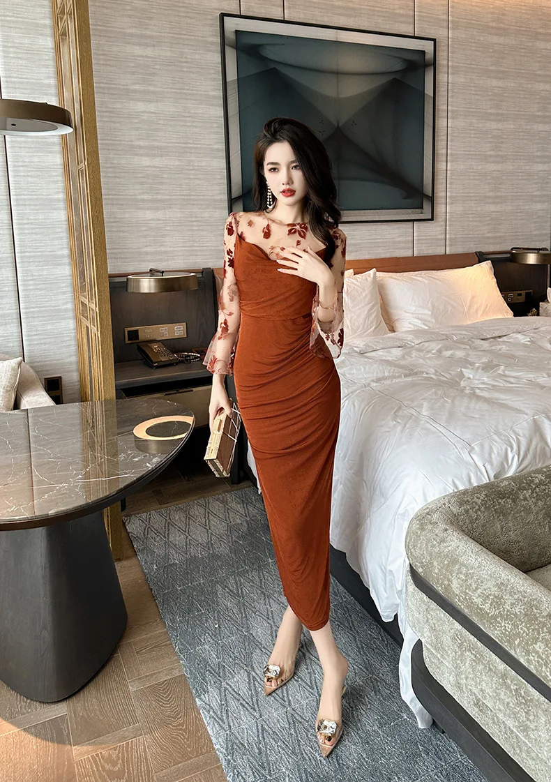 Новое осеннее сетчатое тонкое расклешенное платье с длинными рукавами в стиле