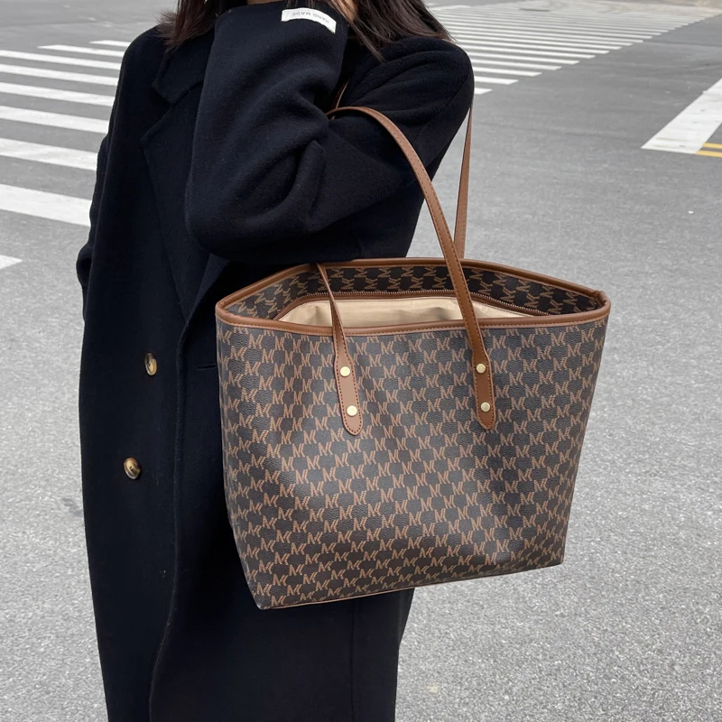 Large-capacity Bag Women's 2022 New Trendy High-end Western Style Explosive Portable Shoulder Bag All-match Tote Shopping Bag