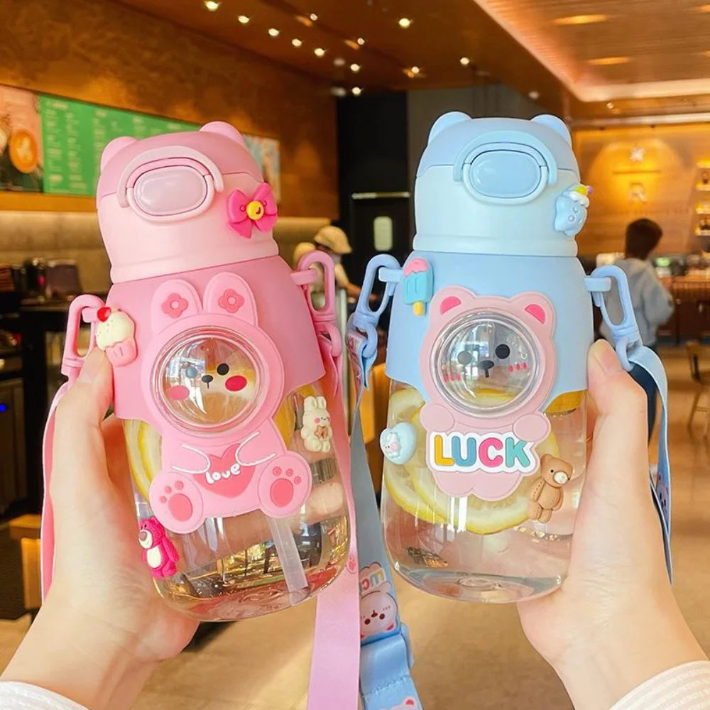 

Large Capacity Children's Water Cups Student Sports Water Bottle Summer Out Portable Can Slant Across Straw Water Bottle