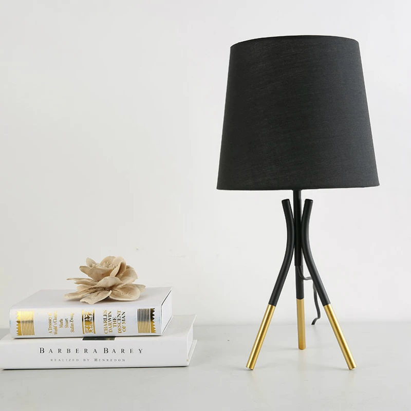 Американсветильник Роскошные простые железные настольные лампы Кабинет