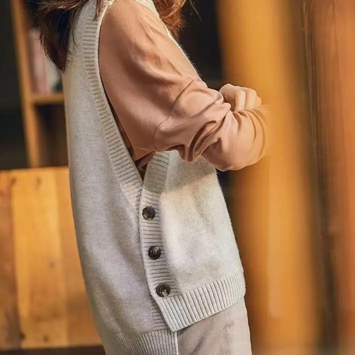 

College Style Hem Three Button Sweater Knitted Vest Women Solid O Neck Sleeveless Vest Sweater Office Lady Knit Button Vest 2023