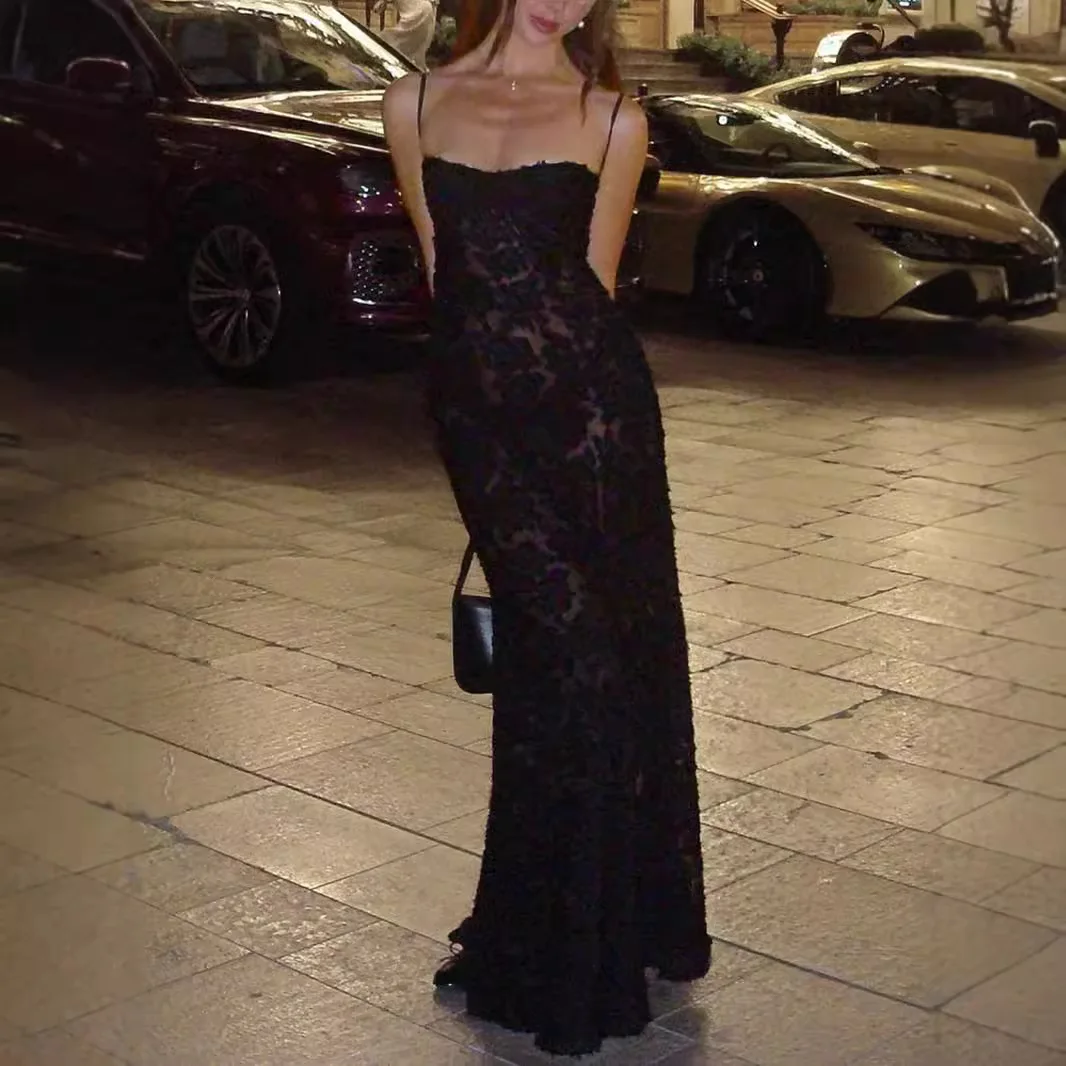 Женское Новое сексуальное платье черное прозрачное на бретелях с открытой