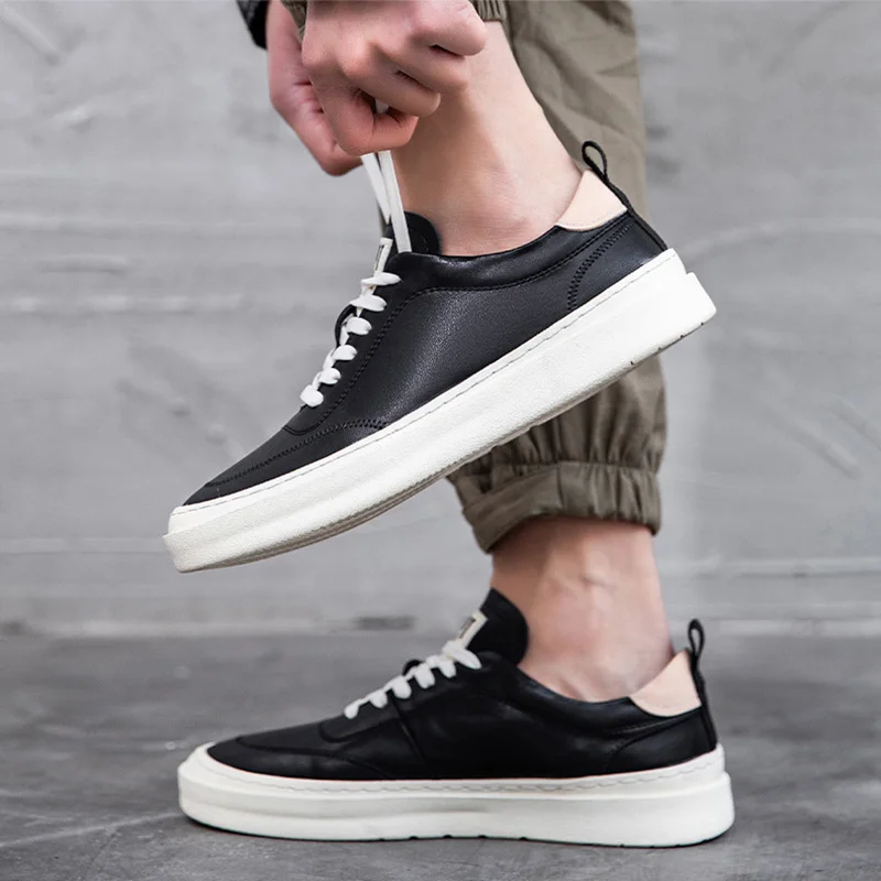 

2022 Genuine Leather Mens Casual Shoes Cool Young Man Street Style Cow Leather Male Footwear Black White Shoes A4446
