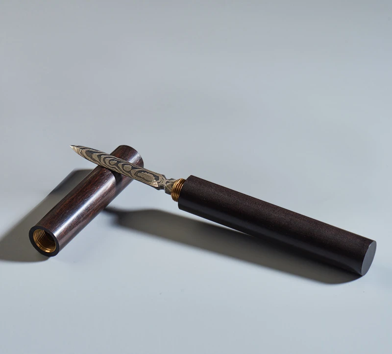 

Дамасский чайный нож из черного сандалового дерева