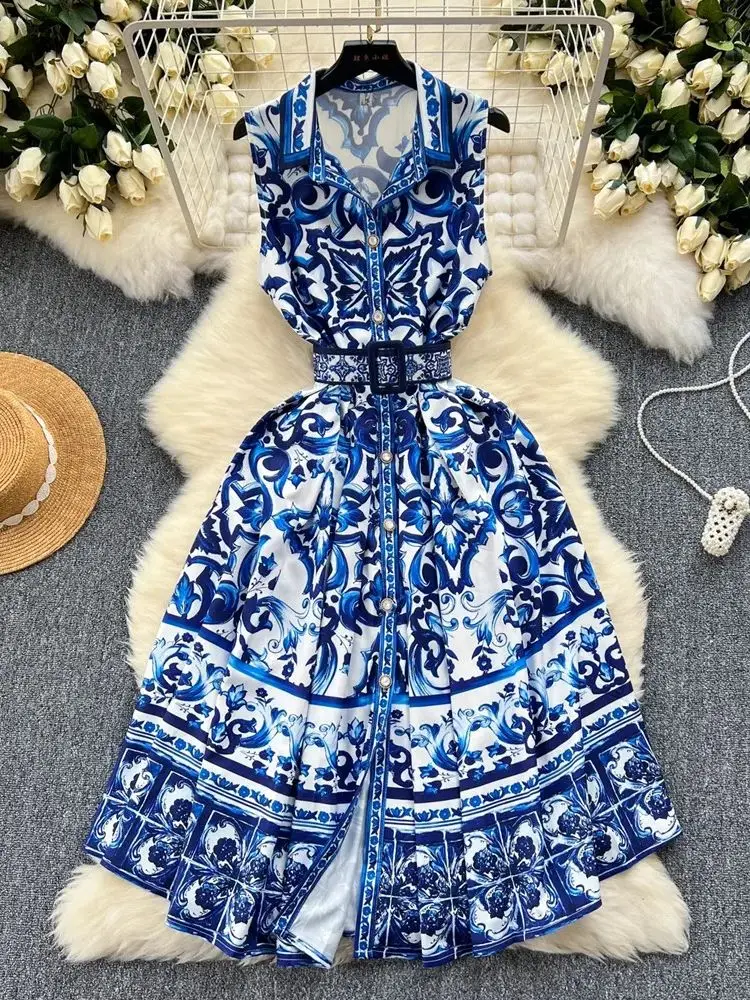 Женское платье-рубашка средней длины без рукавов с цветочным принтом