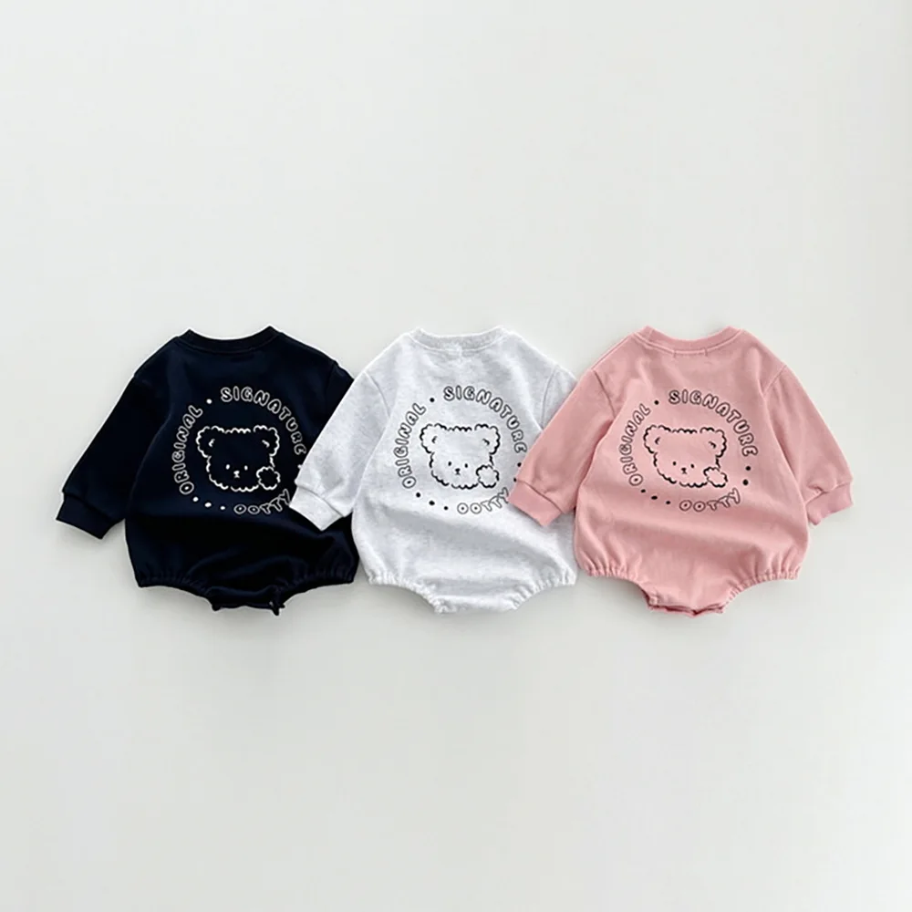 

2023 г. Осенняя одежда для малышей Ins/рисунок с милым медведем для маленьких мальчиков хлопковое боди с длинными рукавами для новорожденных девочек, повседневный простой комбинезон с надписью