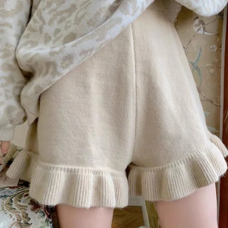 

Female High Waist And Wide Leg Pants Women's 2021 Autumn And Winter New Ruffle Straight Tube Loose Casual Knitted Wool Shorts