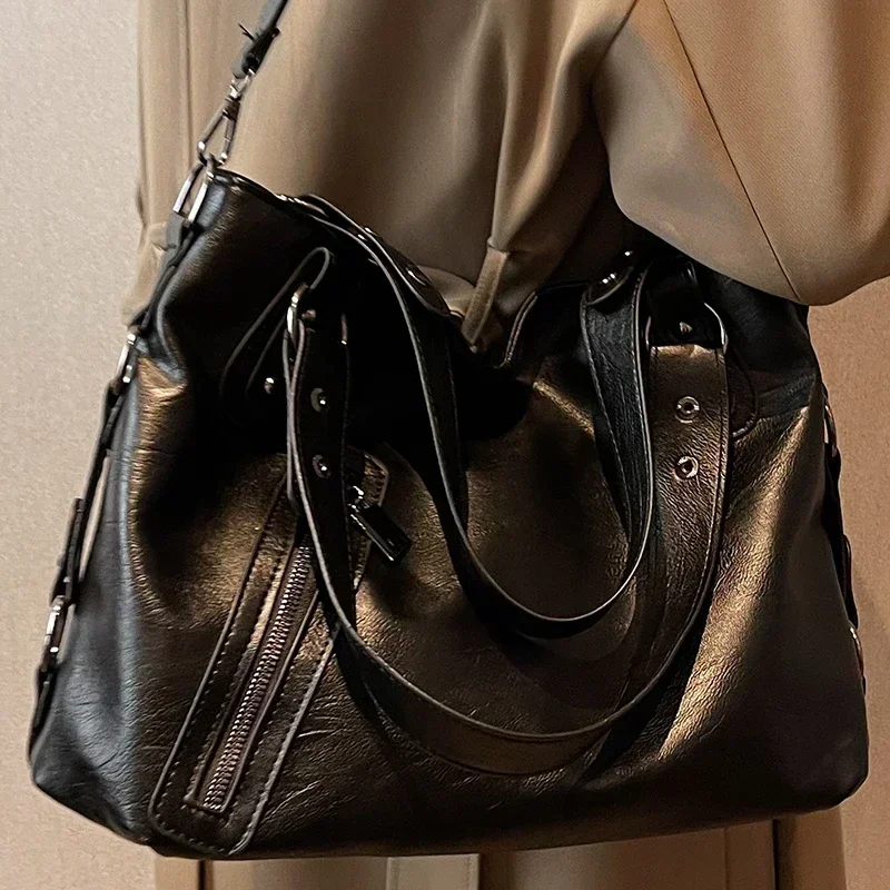 

Female Large Crossbody Bag Black Oil Wax Leather Ladies Casual Shopper Tote Handbags Chic Wide Strap Women's Zipper Shoulder Bag
