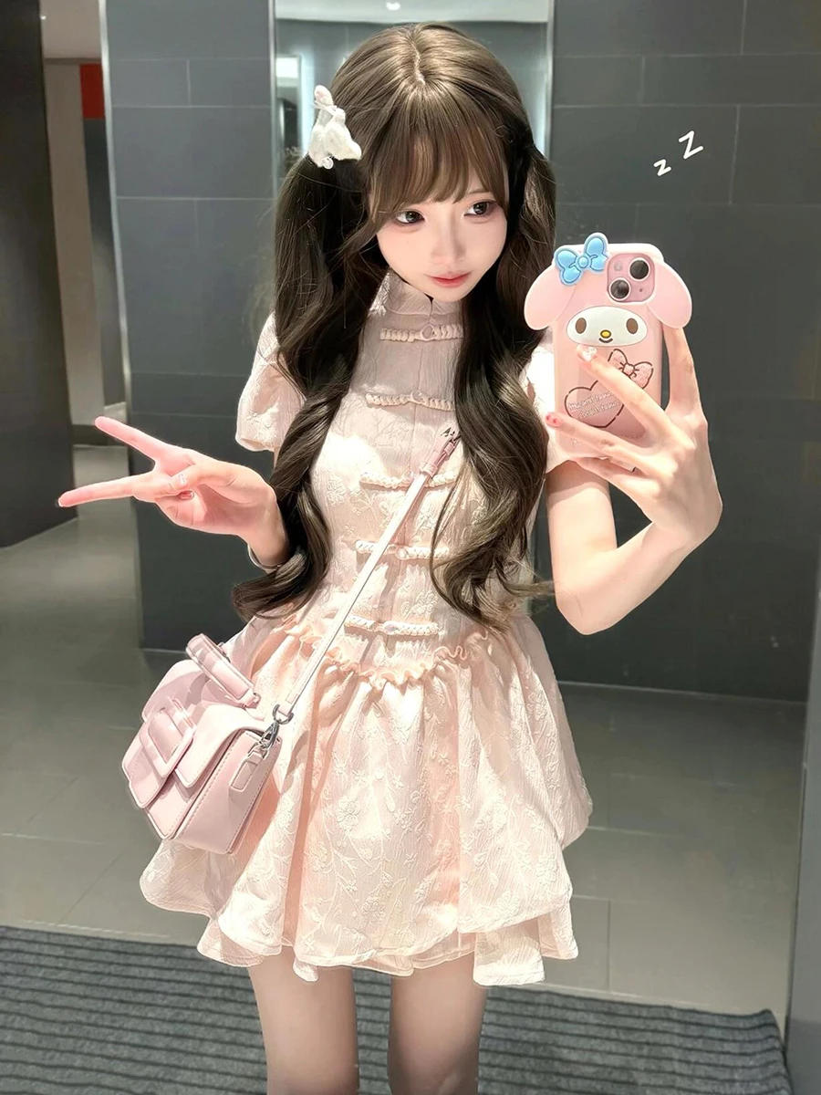 Женское мини-платье с пышными рукавами воротником-стойкой